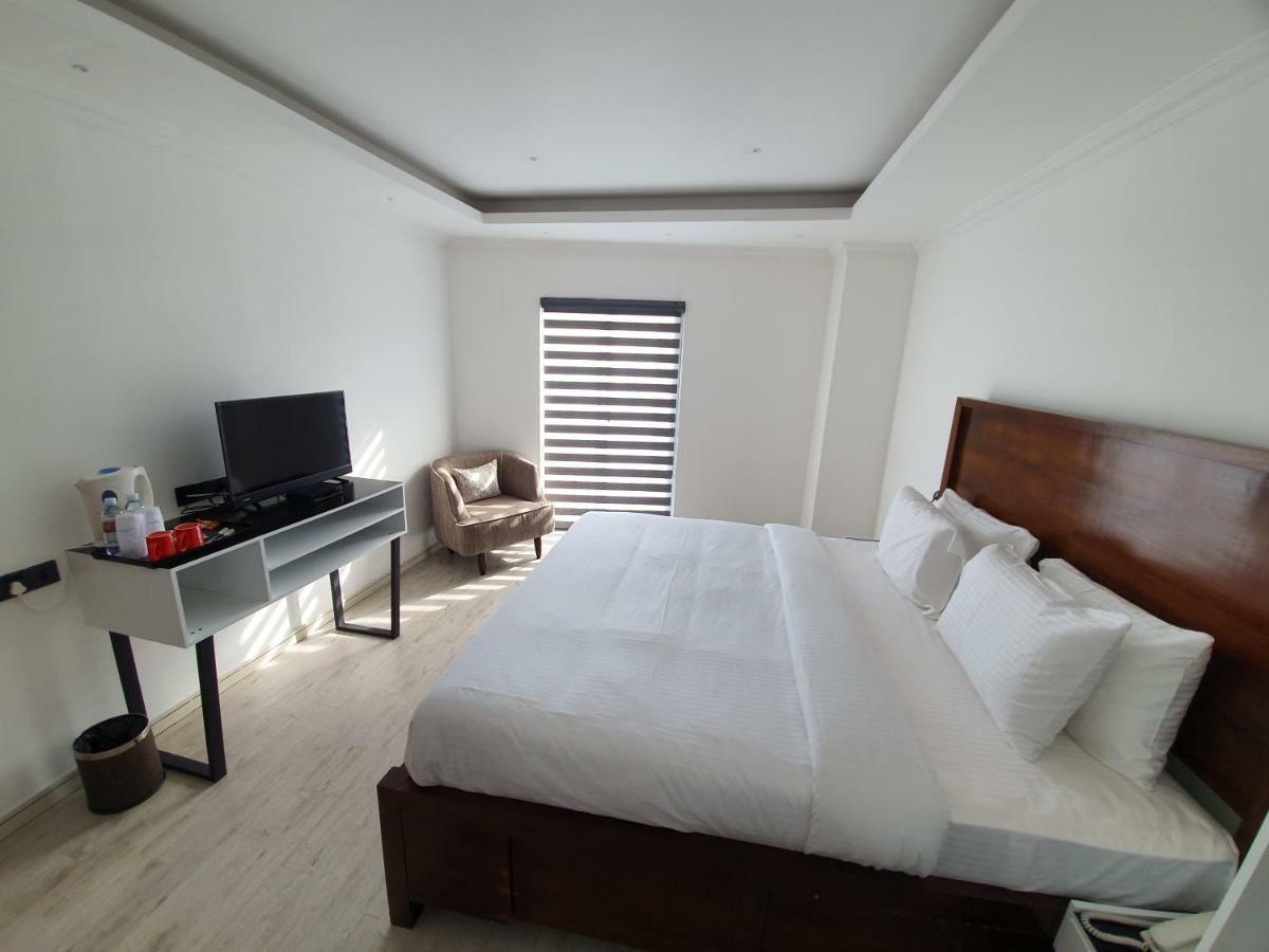 Bed Station 210 Otel Kandy Dış mekan fotoğraf